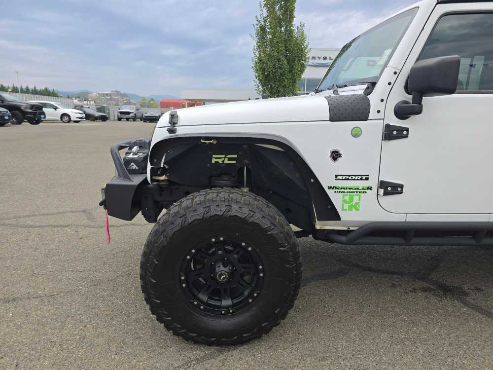 Thumbnail: 2013 Jeep Wrangler - 19