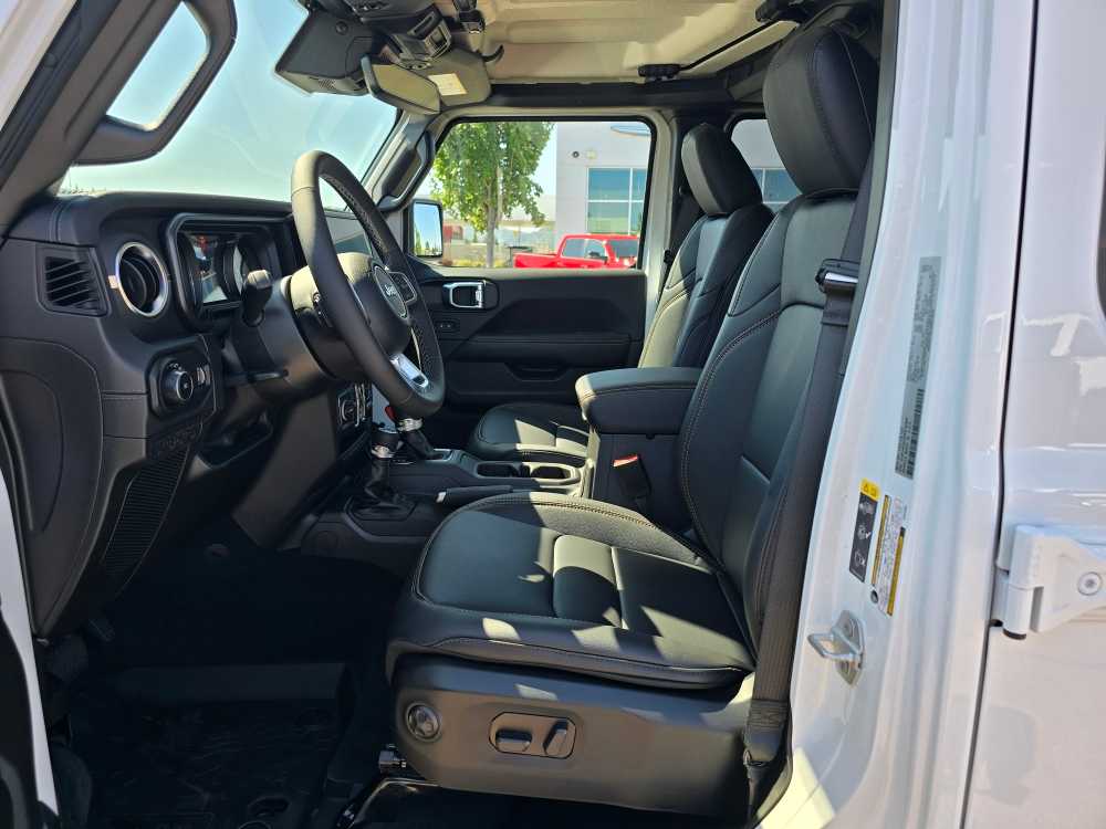 Thumbnail: 2025 Jeep Wrangler - 9