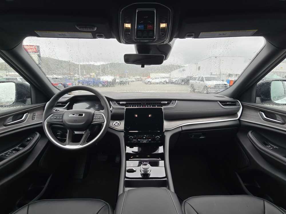 Thumbnail: 2025 Jeep Grand Cherokee L - 15