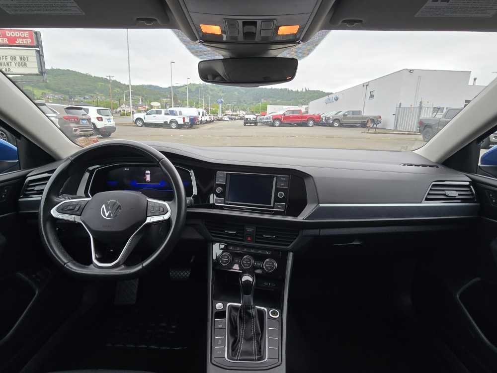 Thumbnail: 2024 Volkswagen Jetta - 15