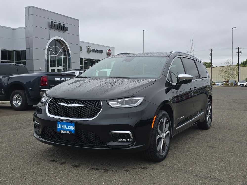 Thumbnail: 2026 Chrysler Pacifica - 1