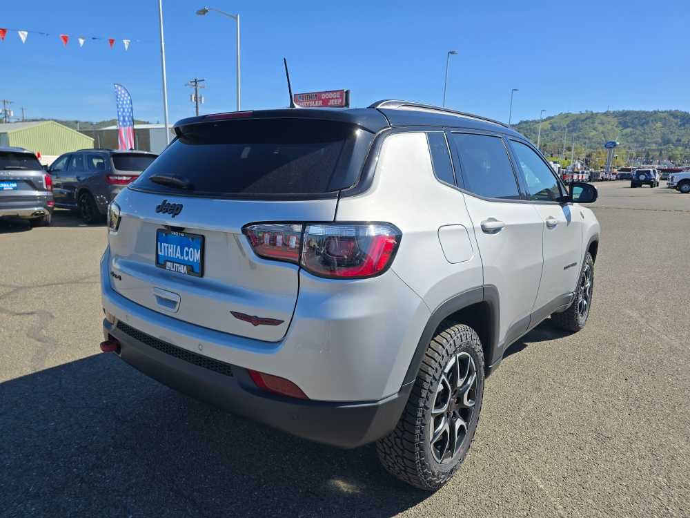 Thumbnail: 2026 Jeep Compass - 5