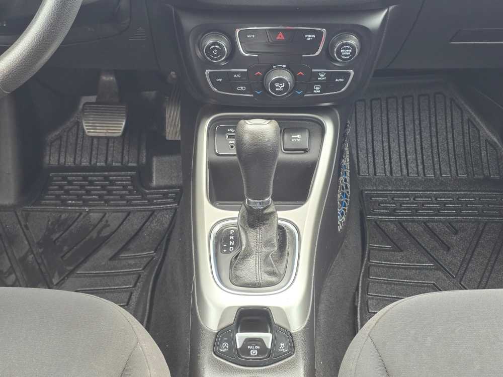 Thumbnail: 2019 Jeep Compass - 13