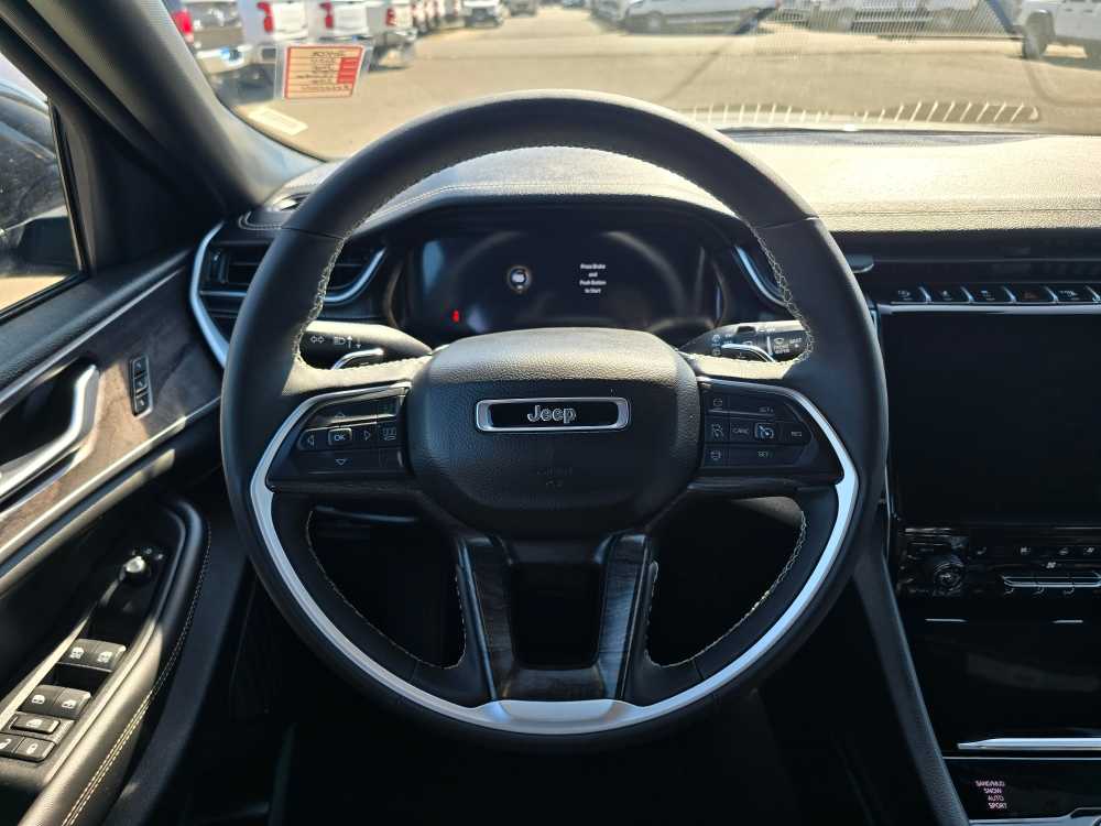 Thumbnail: 2024 Jeep Grand Cherokee L - 11