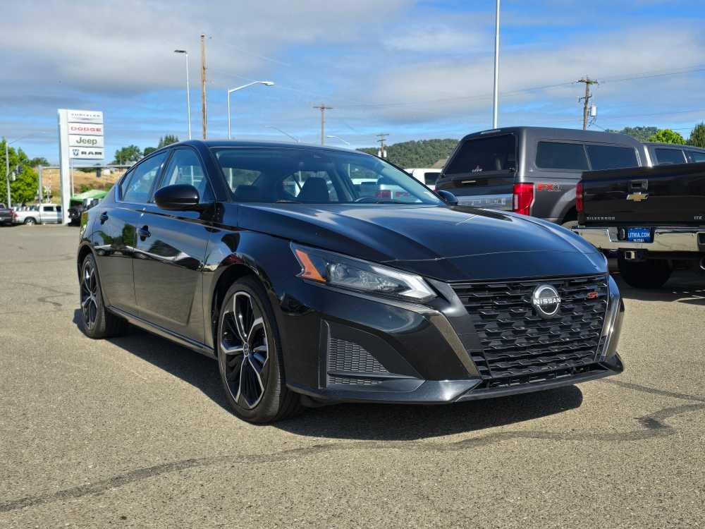 2023 Nissan Altima SR 7