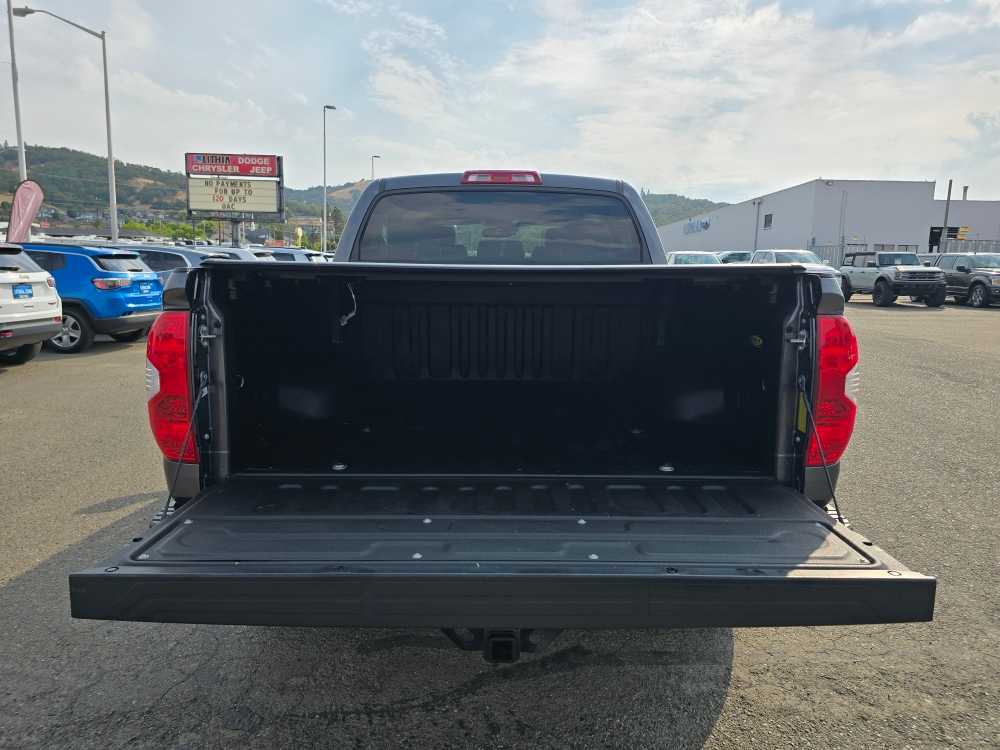 Thumbnail: 2018 Toyota Tundra - 19