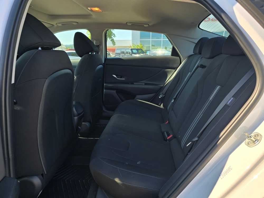 2024 Hyundai Elantra SEL 16