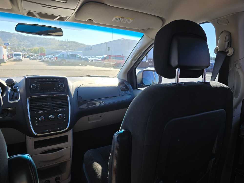Thumbnail: 2015 Dodge Grand Caravan - 14