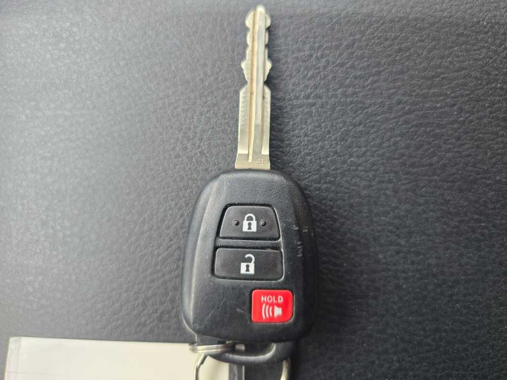 Thumbnail: 2022 Toyota Tacoma - 22