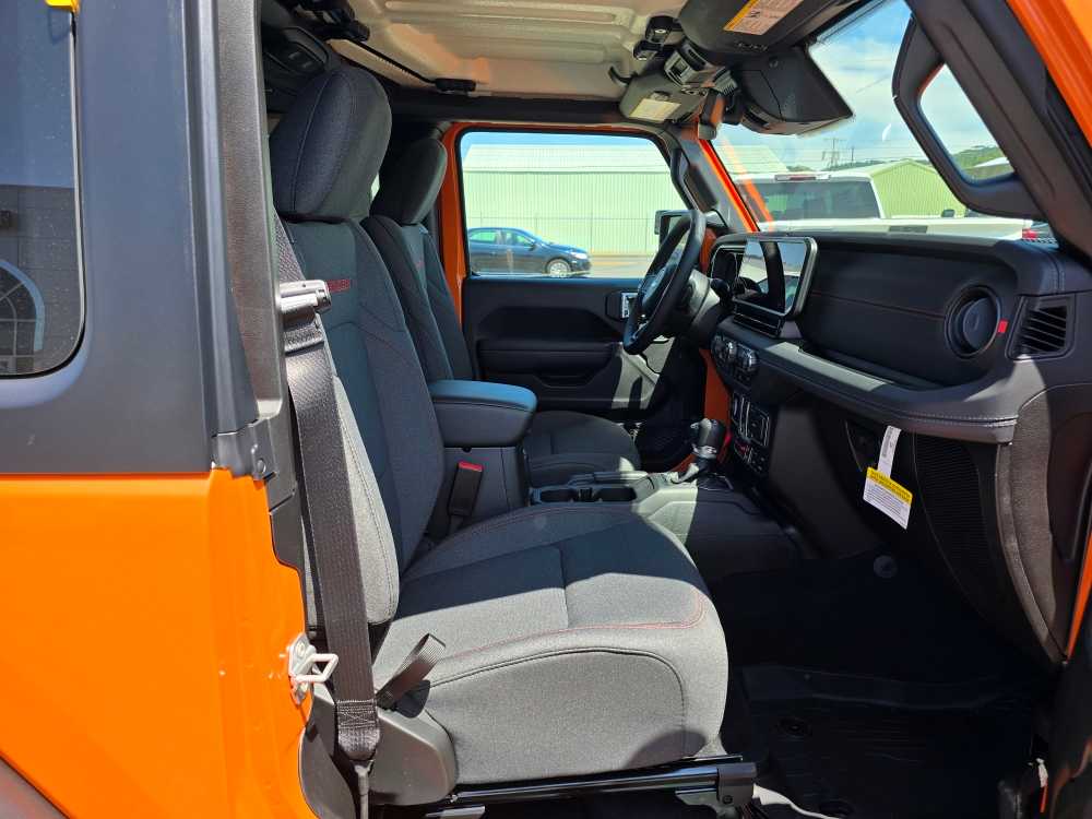 Thumbnail: 2025 Jeep Wrangler - 15