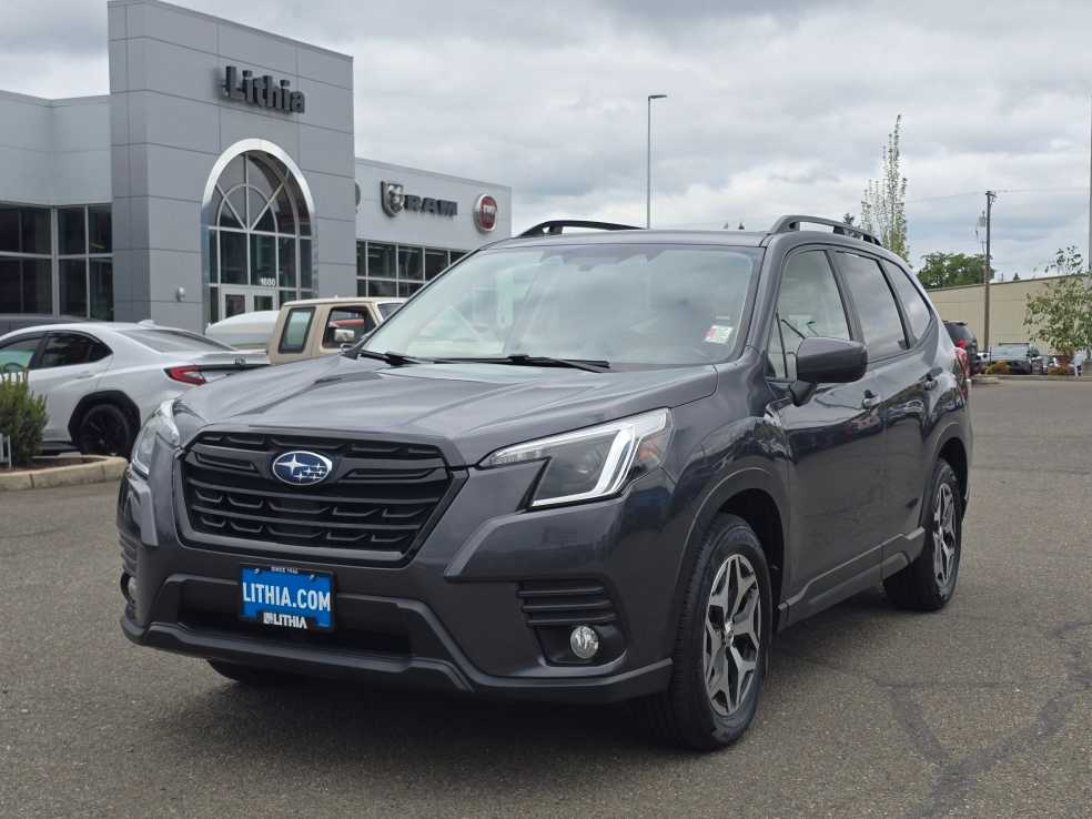 2022 Subaru Forester Premium's photo