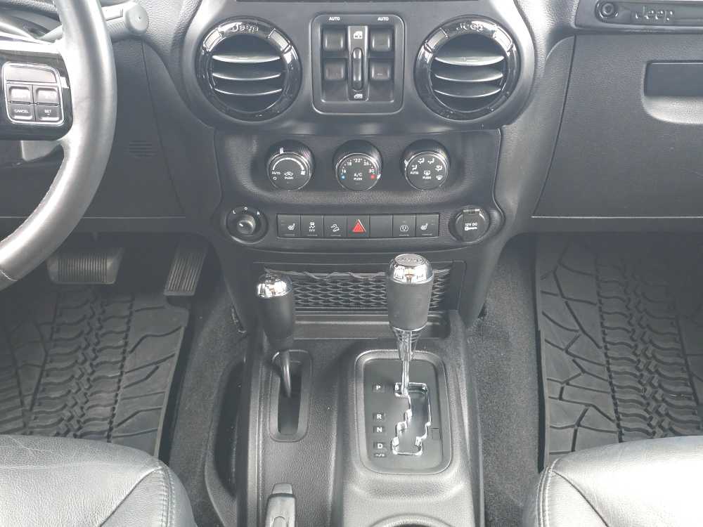 Thumbnail: 2014 Jeep Wrangler - 14