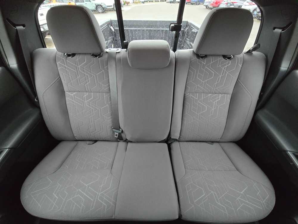 Thumbnail: 2016 Toyota Tacoma - 17