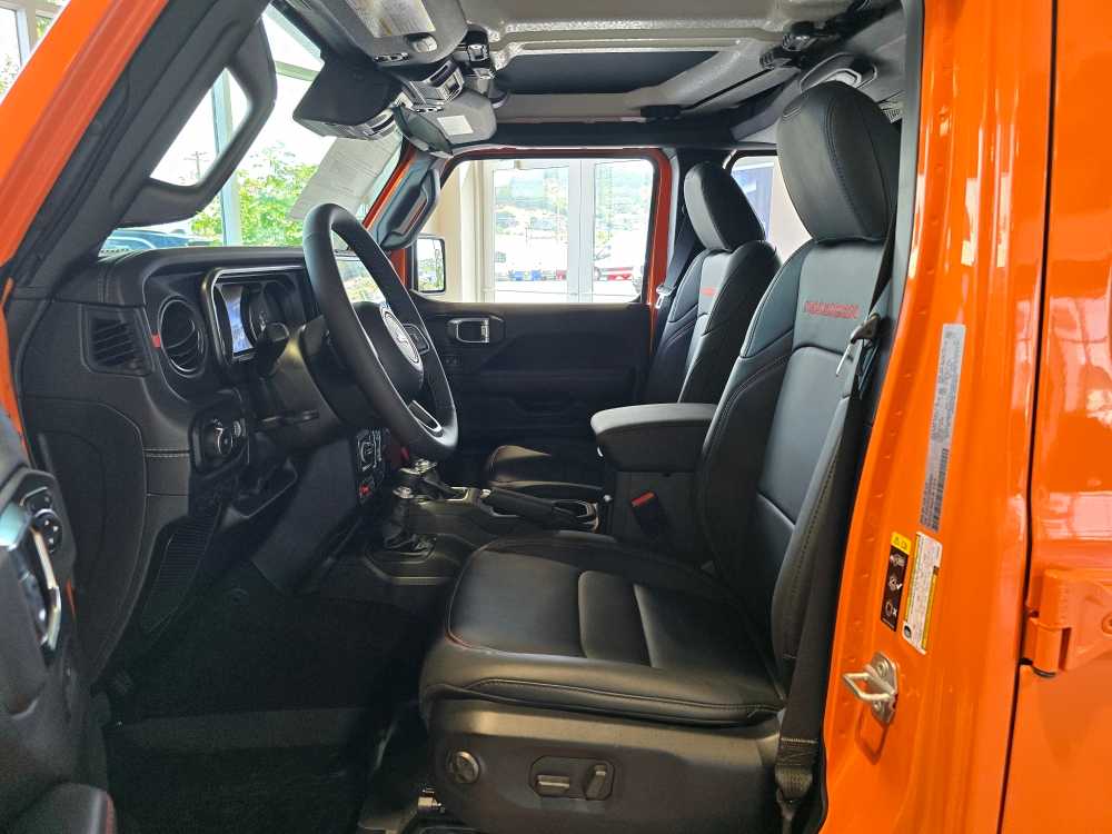 Thumbnail: 2025 Jeep Wrangler - 9