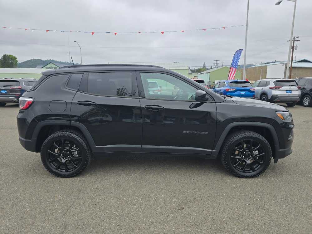 Thumbnail: 2022 Jeep Compass - 6