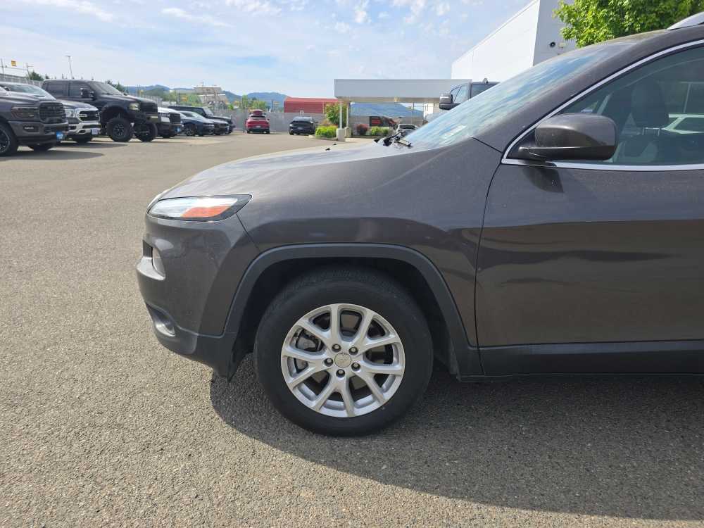 Thumbnail: 2018 Jeep Cherokee - 6