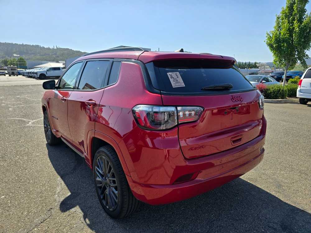 2023 Jeep Compass Limited photo 2