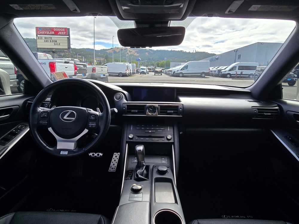 Thumbnail: 2019 Lexus IS - 15