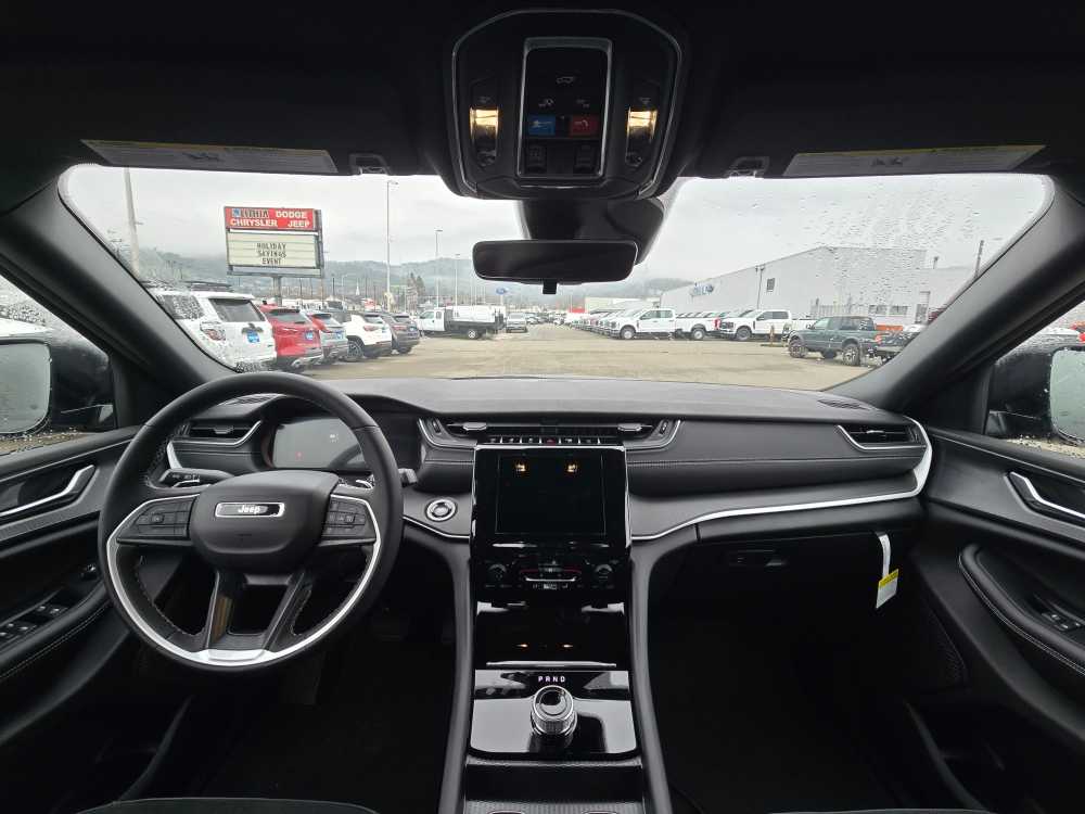 Thumbnail: 2025 Jeep Grand Cherokee L - 15