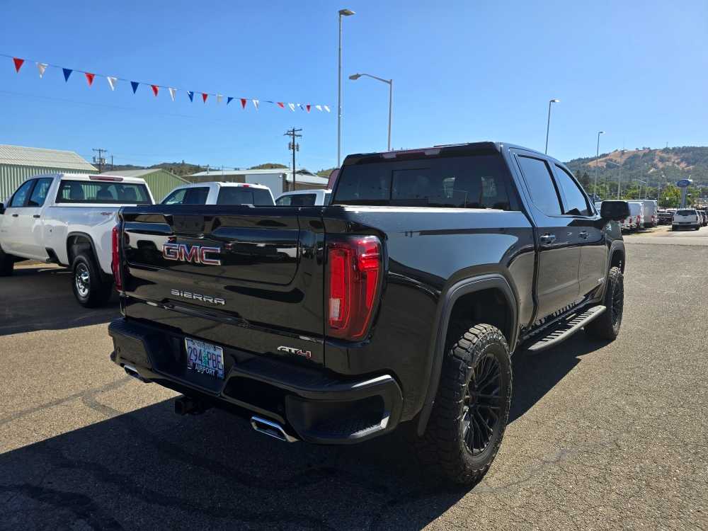 Thumbnail: 2023 GMC Sierra 1500 - 3