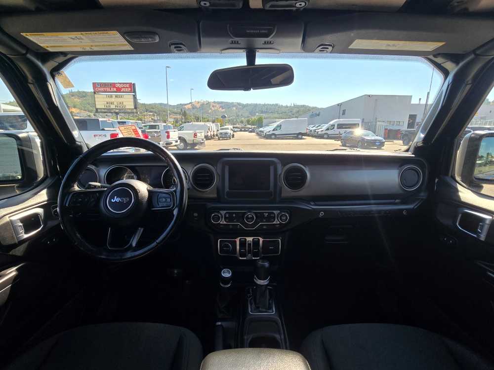 Thumbnail: 2021 Jeep Wrangler - 15