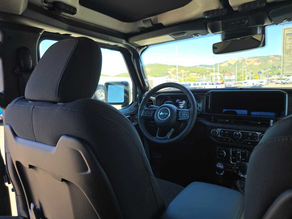 Thumbnail: 2025 Jeep Gladiator - 10