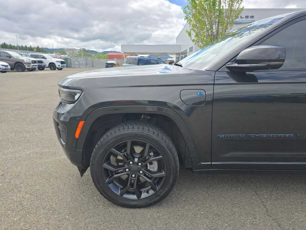 Thumbnail: 2023 Jeep Grand Cherokee - 18