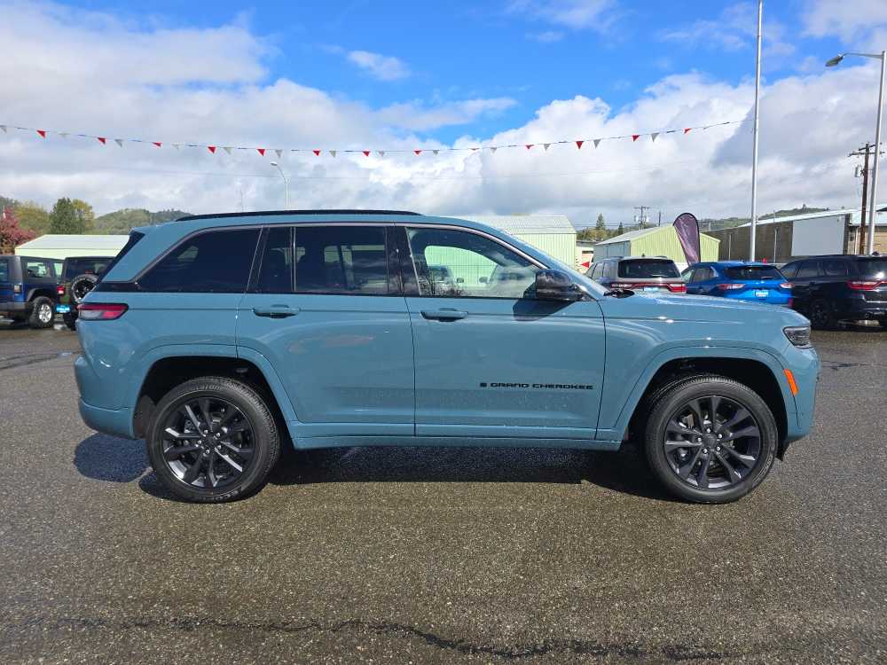 Thumbnail: 2026 Jeep Grand Cherokee - 6