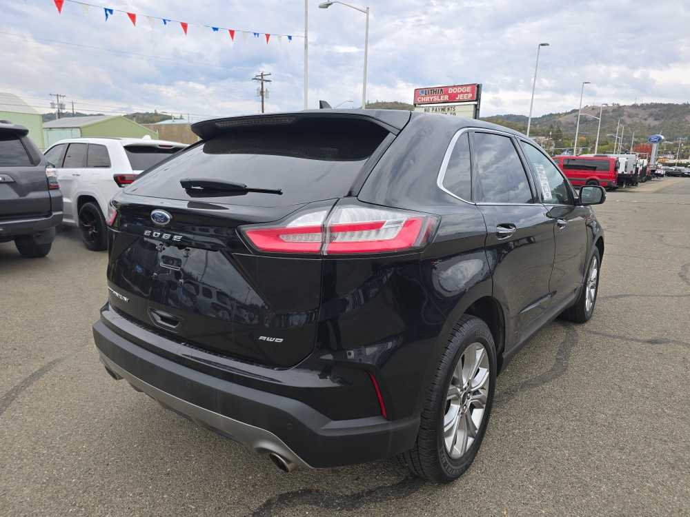 2023 Ford Edge Titanium photo 3