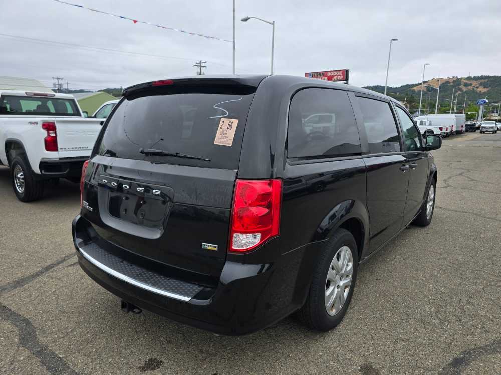 Thumbnail: 2019 Dodge Grand Caravan - 3
