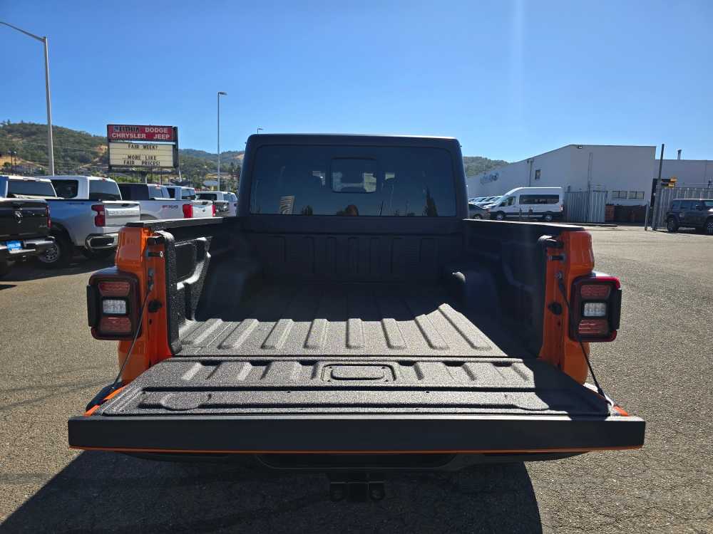 Thumbnail: 2025 Jeep Gladiator - 19