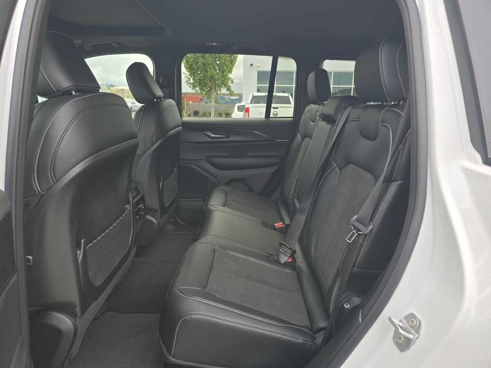 Thumbnail: 2025 Jeep Grand Cherokee - 16