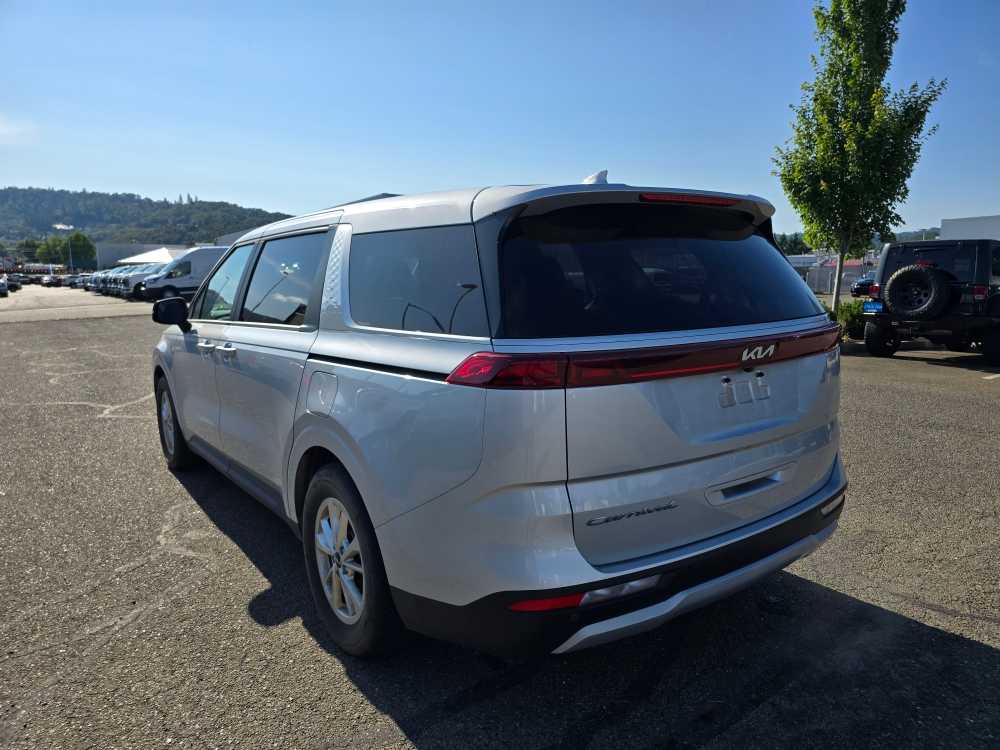 Used 2022 Kia Carnival LX with VIN KNDNB4H35N6081457 for sale in Roseburg, OR