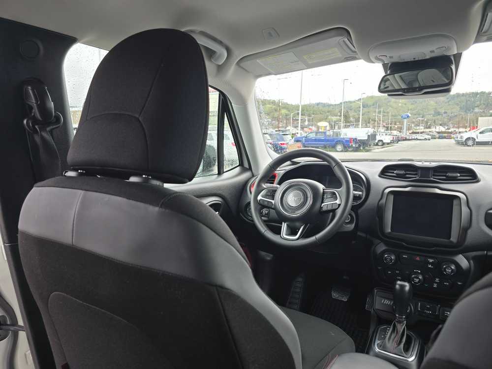 Thumbnail: 2023 Jeep Renegade - 10