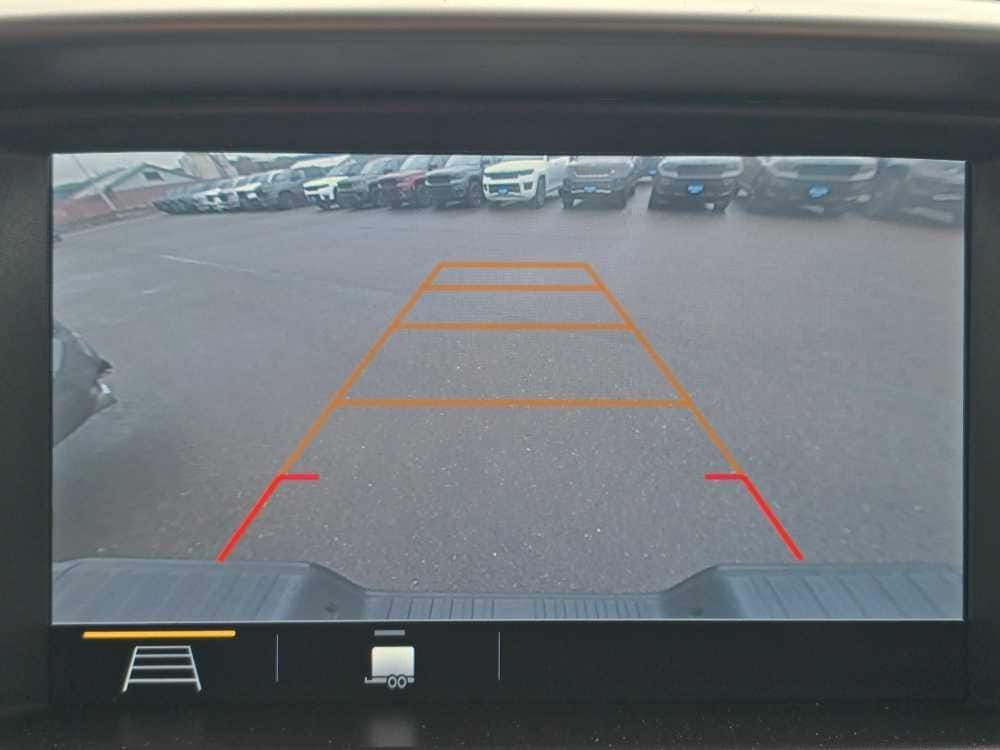 Thumbnail: 2022 Chevrolet Colorado - 20