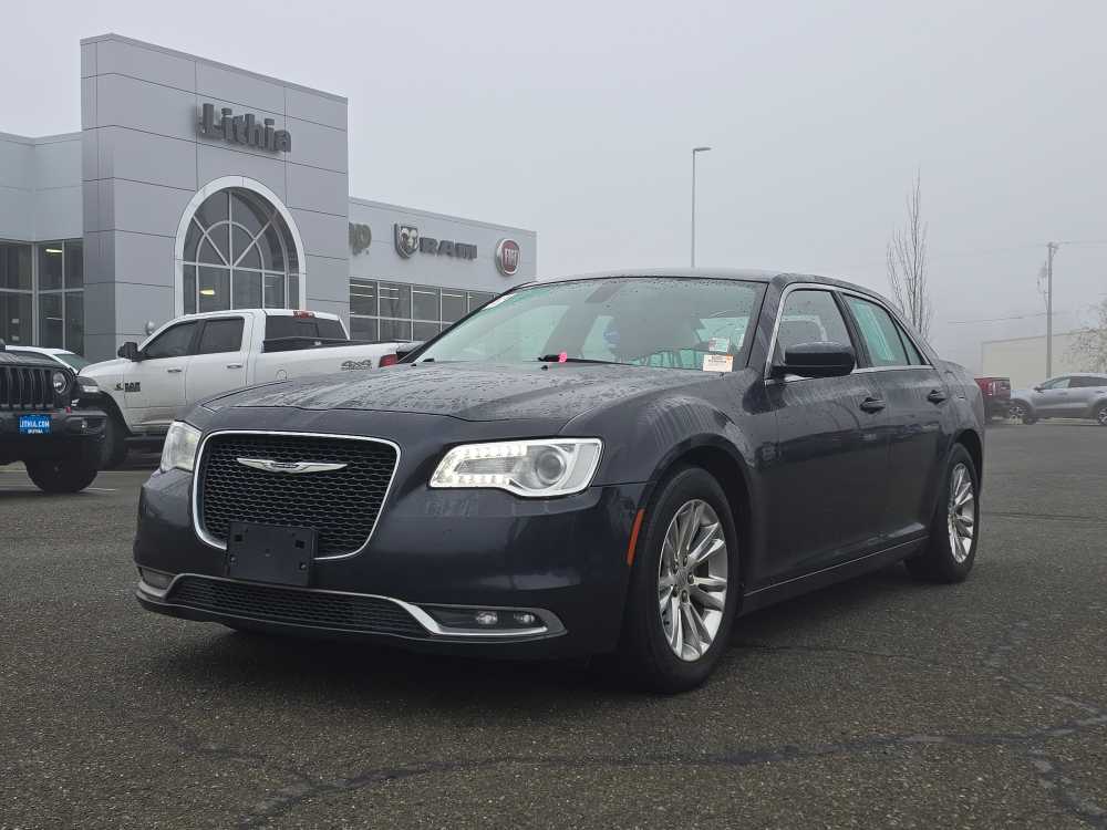 2019 Chrysler 300 Touring