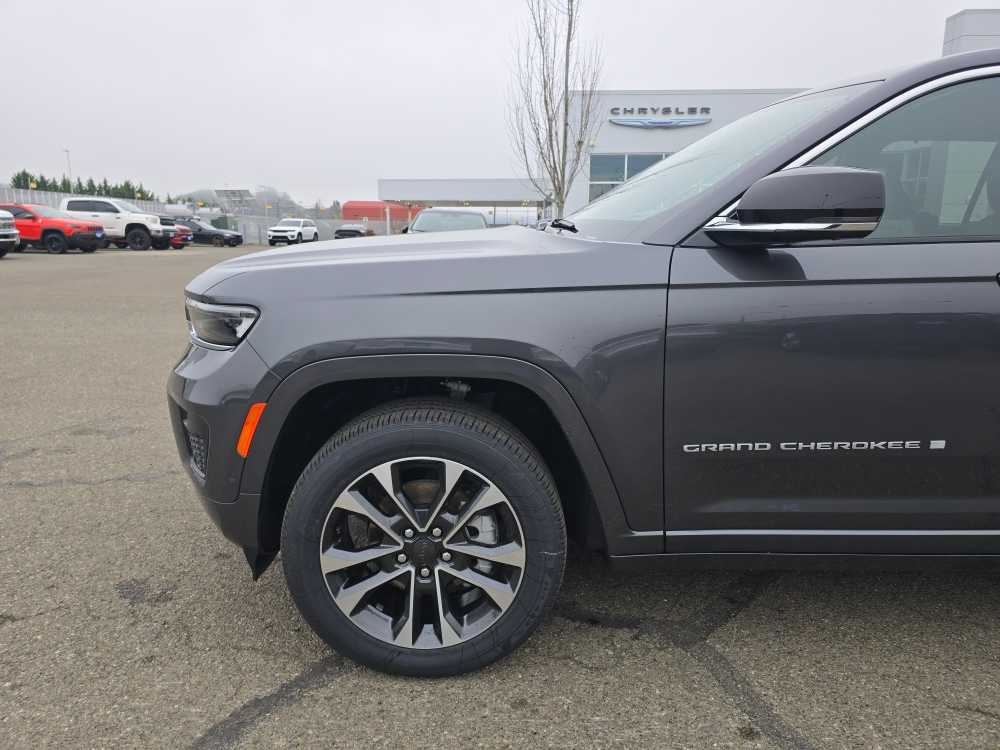 Thumbnail: 2025 Jeep Grand Cherokee - 18