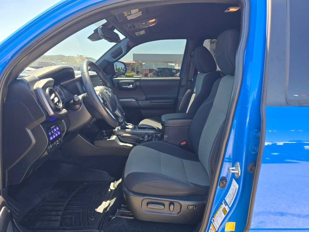 Thumbnail: 2020 Toyota Tacoma - 8