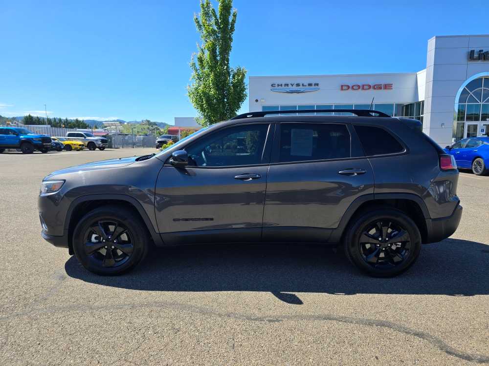 Used 2023 Jeep Cherokee Altitude Lux with VIN 1C4PJMMB5PD101925 for sale in Roseburg, OR