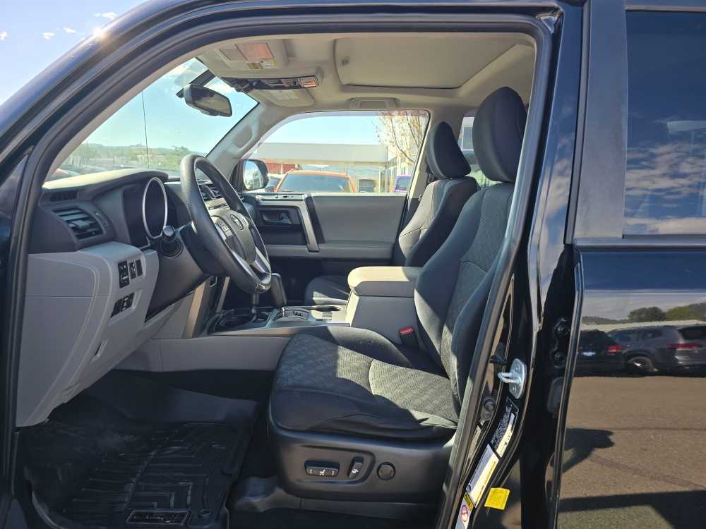 Thumbnail: 2011 Toyota 4Runner - 9