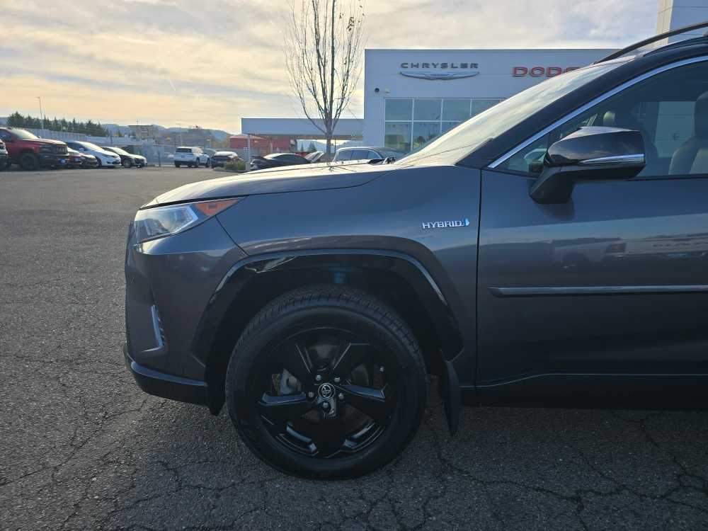Thumbnail: 2019 Toyota RAV4 - 18