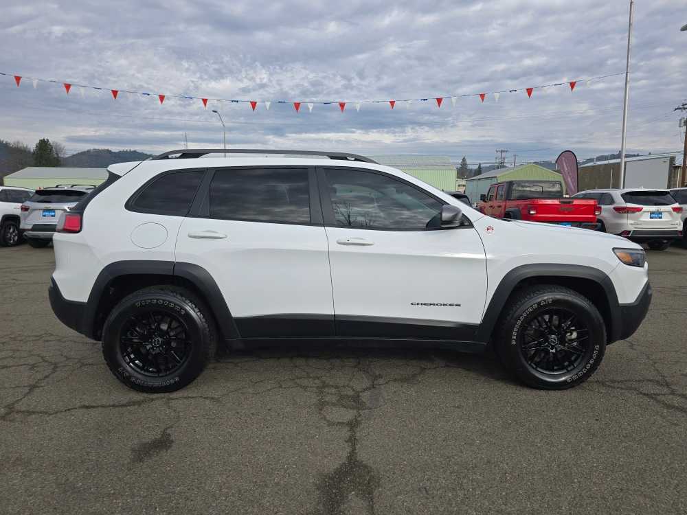 Thumbnail: 2019 Jeep Cherokee - 6