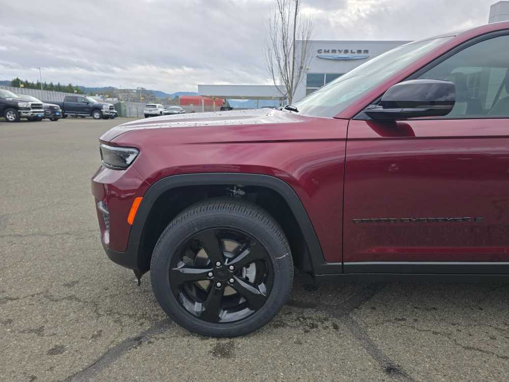 Thumbnail: 2025 Jeep Grand Cherokee - 18