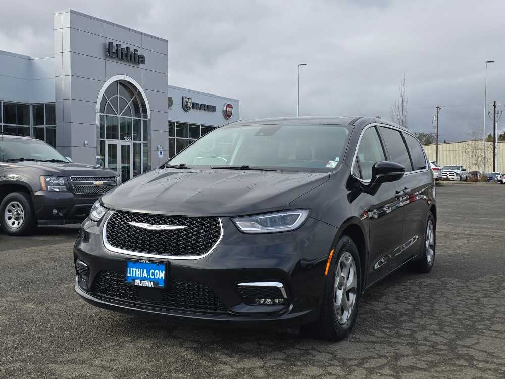 Thumbnail: 2024 Chrysler Pacifica - 1