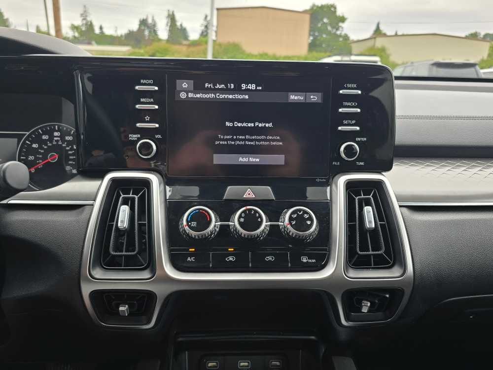 2022 Kia Sorento LX 12