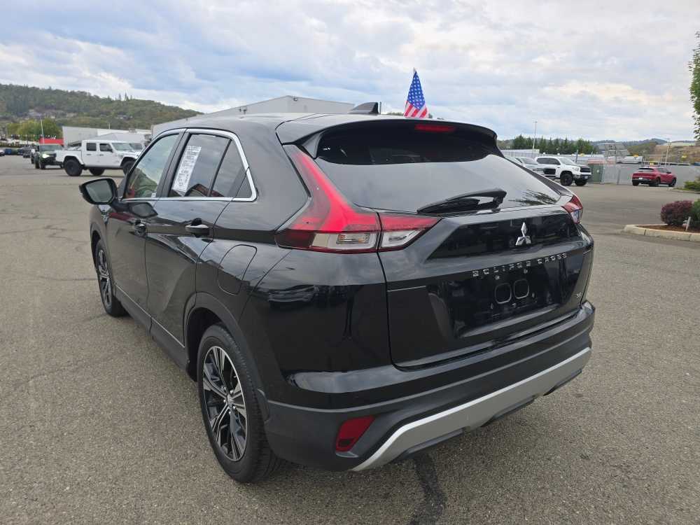 2022 Mitsubishi Eclipse Cross SE photo 2