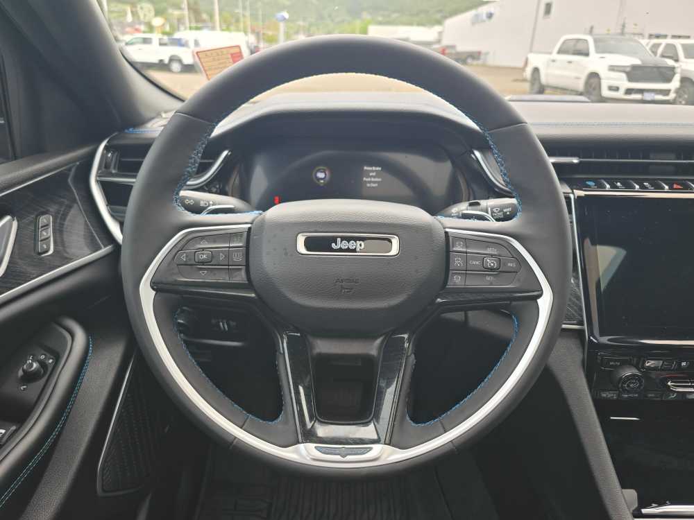 Thumbnail: 2023 Jeep Grand Cherokee - 11