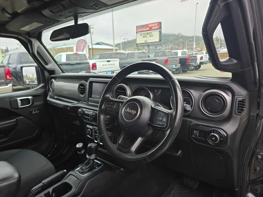 Thumbnail: 2023 Jeep Wrangler - 9