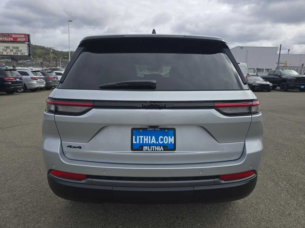 Thumbnail: 2026 Jeep Grand Cherokee - 4