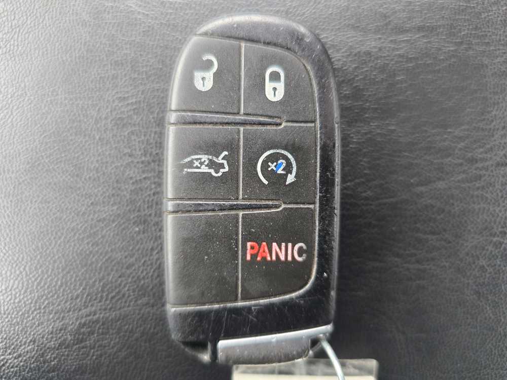 Thumbnail: 2019 Chrysler 300 - 21